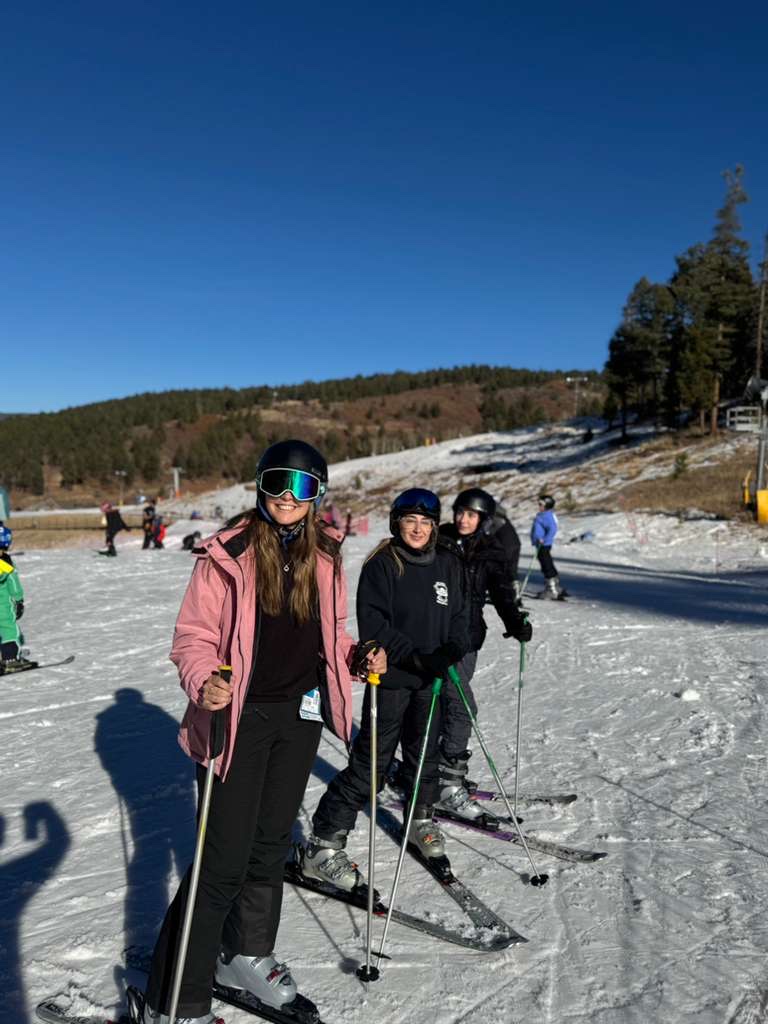 Grupo VSF listo para esquiar en la nieve